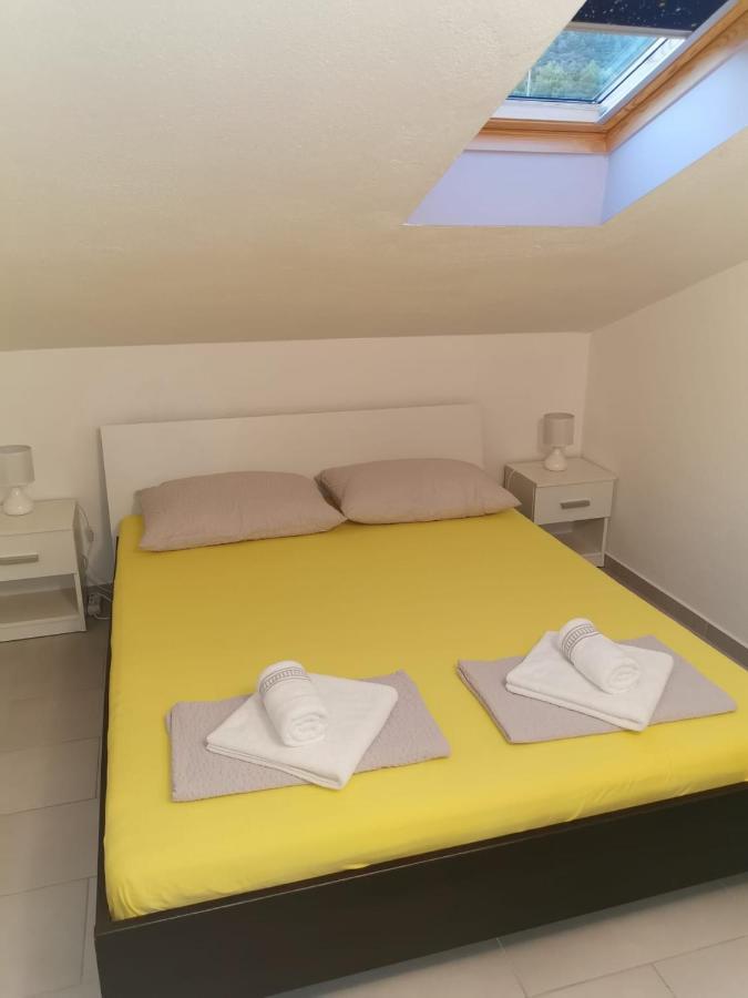 Apartman Sutalo Komarna Esterno foto