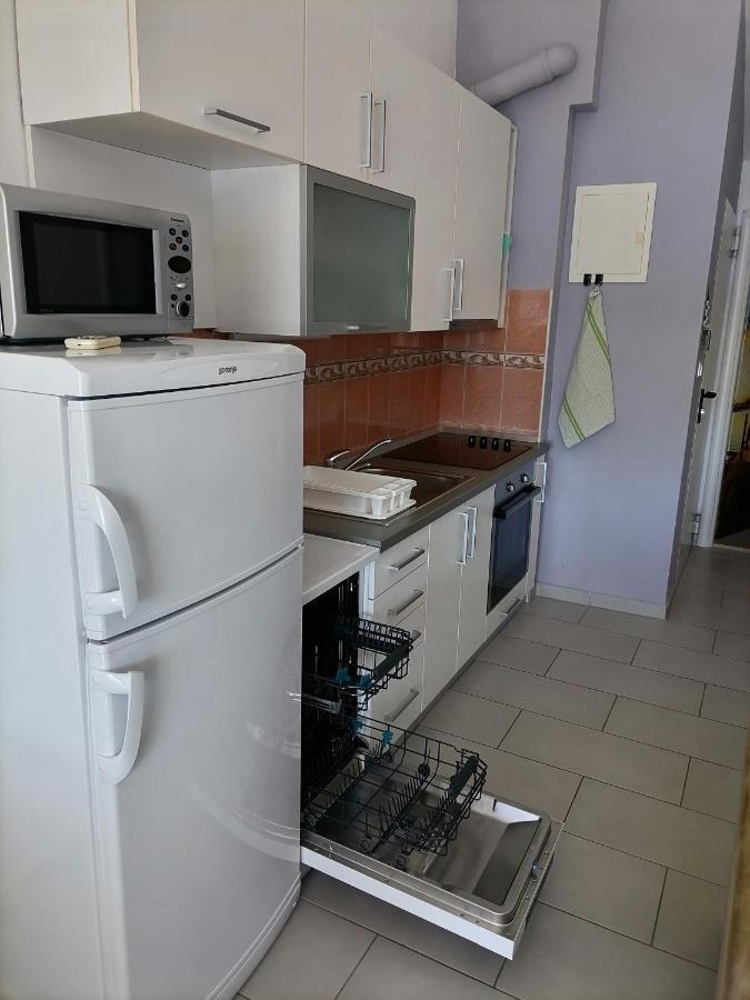 Apartman Sutalo Komarna Esterno foto