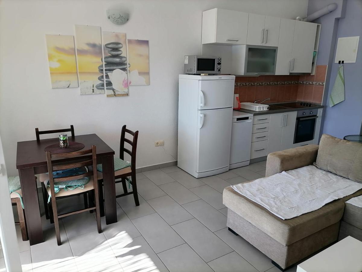 Apartman Sutalo Komarna Esterno foto
