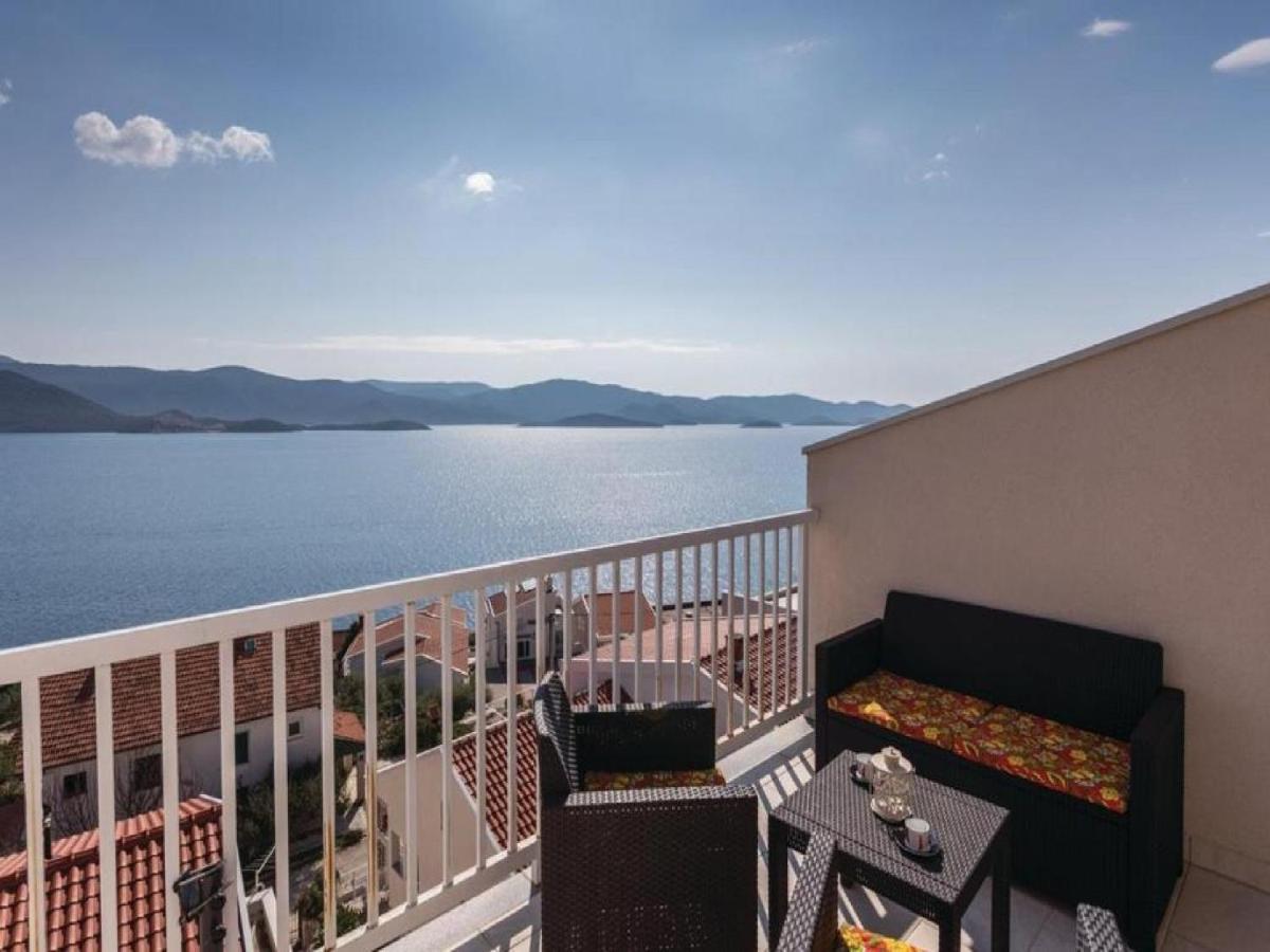 Apartman Sutalo Komarna Esterno foto