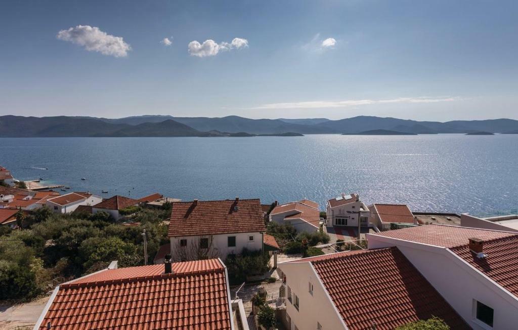 Apartman Sutalo Komarna Esterno foto