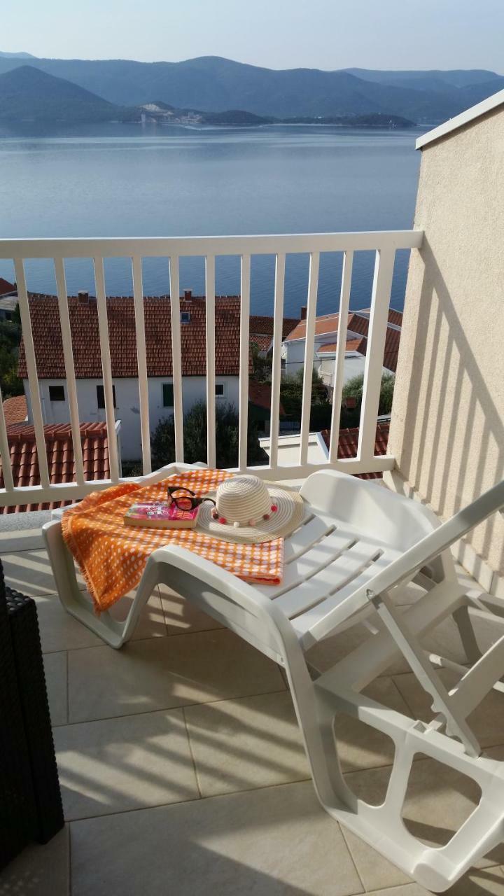 Apartman Sutalo Komarna Esterno foto
